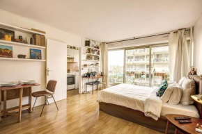 Beautiful Big Studio Apartment in Paris Rue Saint